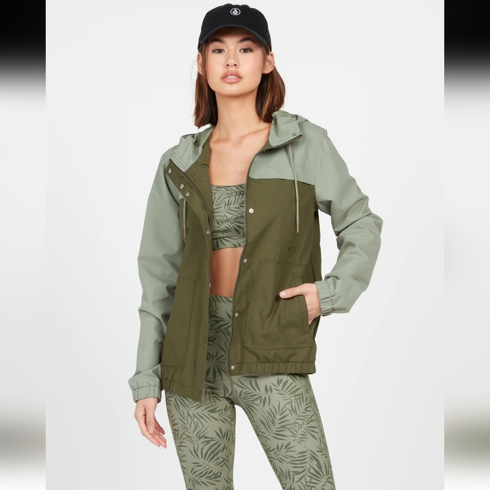 Volcom Enemy Stone Windbreaker Jacket Dark Camo XSMALL